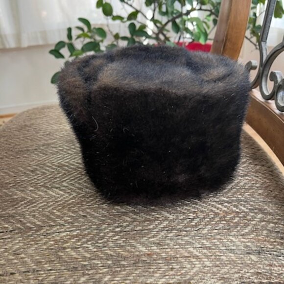 Traditional Fur Hat - Picture 1 of 4